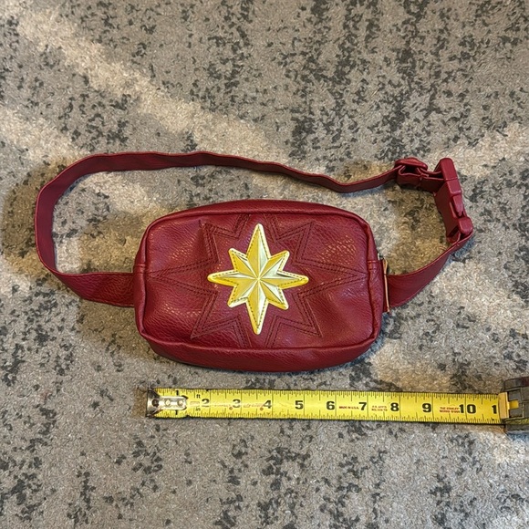 Marvel Other - Captain marvel fanny pack